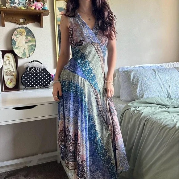 2000s Dressbarn Boho MultiPatterned Flowy Dress - Picture 2 of 6